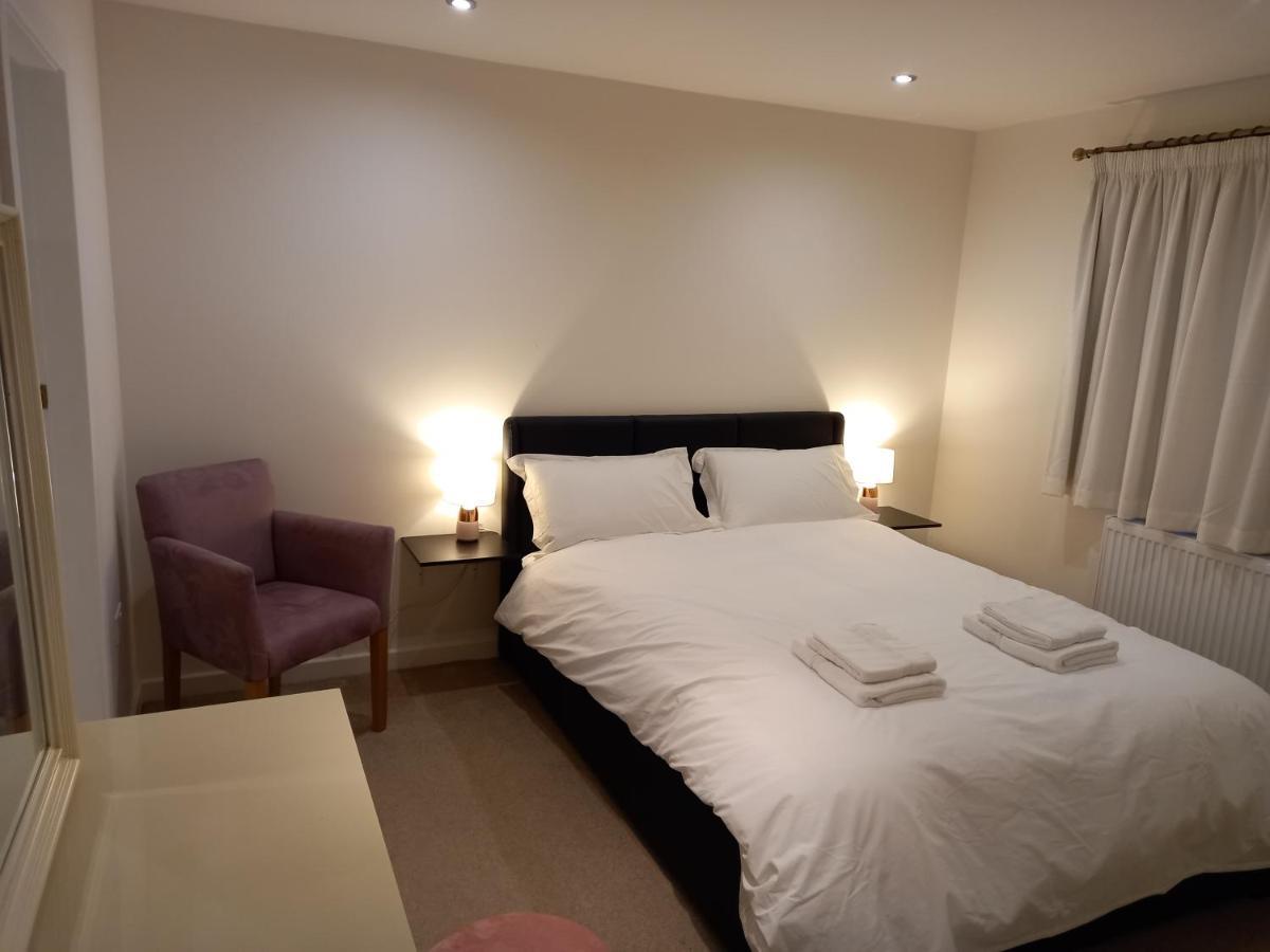Вилла Grange Croft Ben Rhydding Экстерьер фото