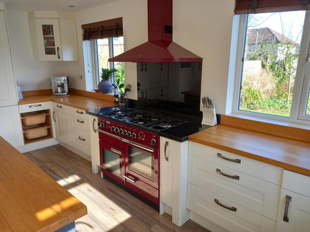 Вилла Grange Croft Ben Rhydding Экстерьер фото